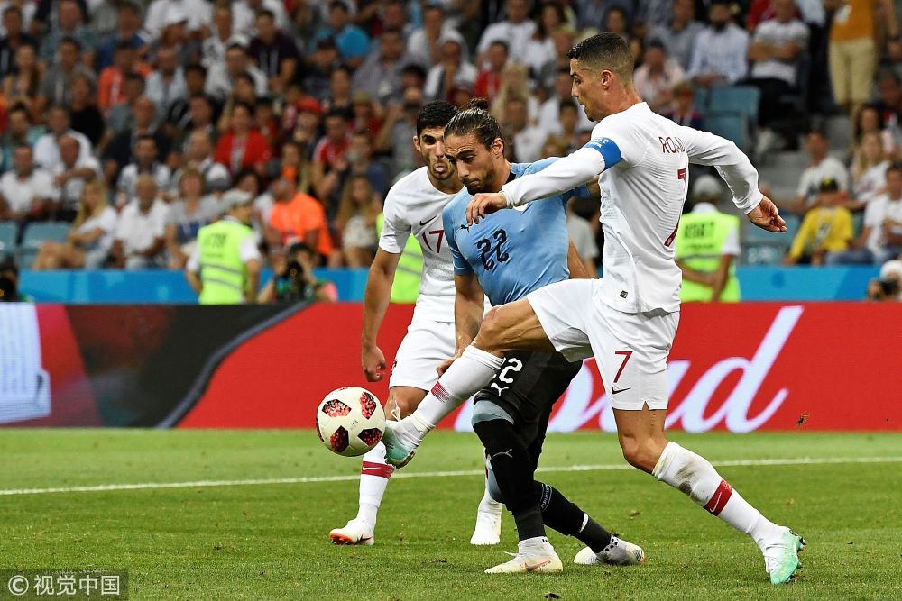 意大利力克乌拉圭，卡塞米罗关键制胜